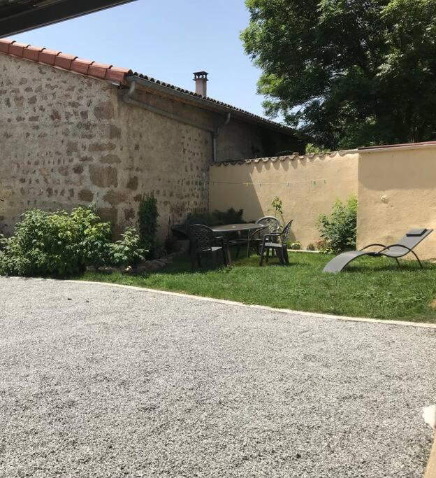 Jolie Maison De Campagne, Compostelle Villa Soleymieux Bagian luar foto